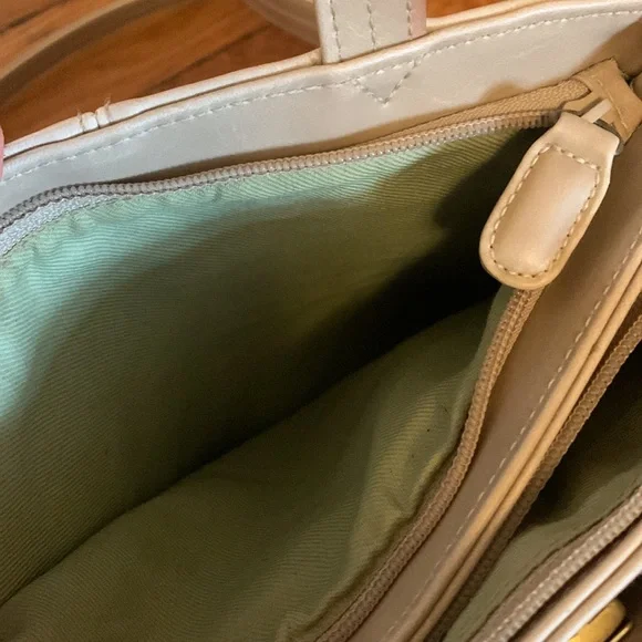 Villager Bag - Picture 4 of 6